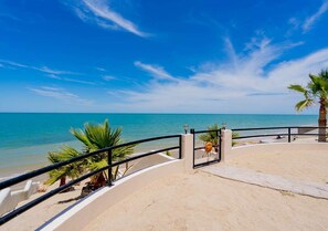 On the beach - Two Bedroom Beach House B (San Felípe)