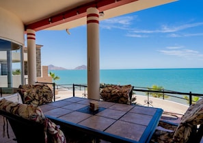 Outdoor dining - Two Bedroom Beach House B (San Felípe)