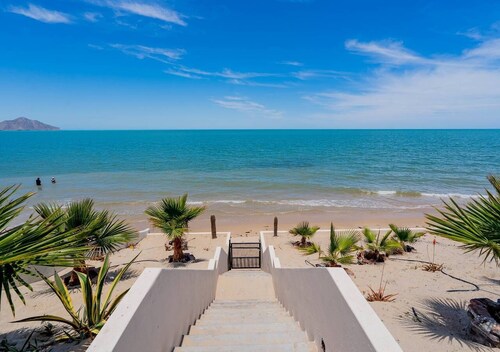 Beachfront condo for rent in Villas de Las Palmas, San Felipe