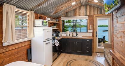 Lakefront Cedar Cabin on Toledo Bend w/ pier, boat ramp, firepit, grill,Pets OK