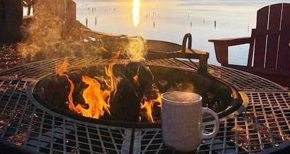 Lakefront Cedar Cabin on Toledo Bend w/ pier, boat ramp, firepit, grill,Pets OK