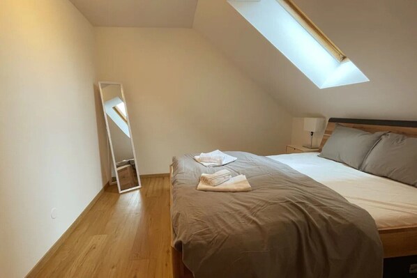 1 Schlafzimmer, Reisekinderbett, kostenloses WLAN, Bettwäsche