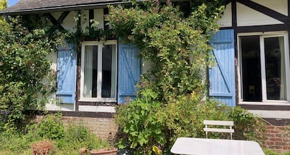 Fleur Bleue, longĂšre de plain pied Ă 2km de la plage