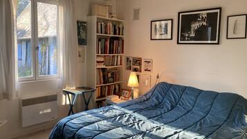 3 bedrooms, iron/ironing board, free WiFi