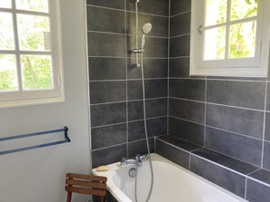 Bathtub