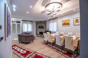 30-inch Smart TV with digital channels, TV - B&B IULIA FELIX (Pompei)