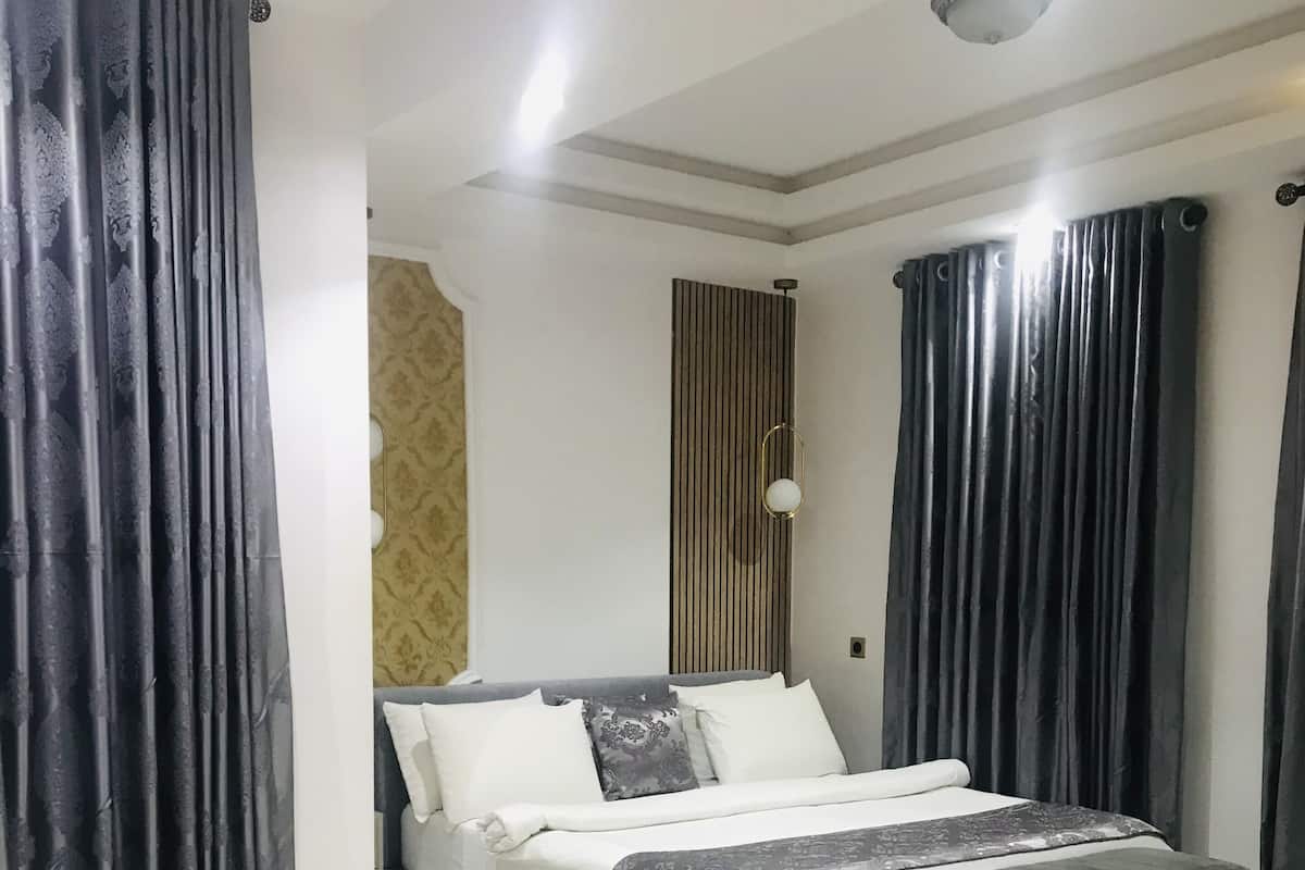 Deluxe Single Room | 1 bedroom, bed sheets
