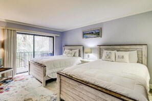 2 bedrooms, Internet, bed sheets - Updated Luxury Condo G K 2Q Sleeper Sofa Bikes & Beach Gear included (Hilton Head Island)