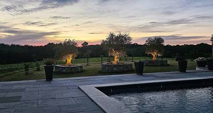 The Barn - 5* stone cottage with own private heated pool - Sleep 6