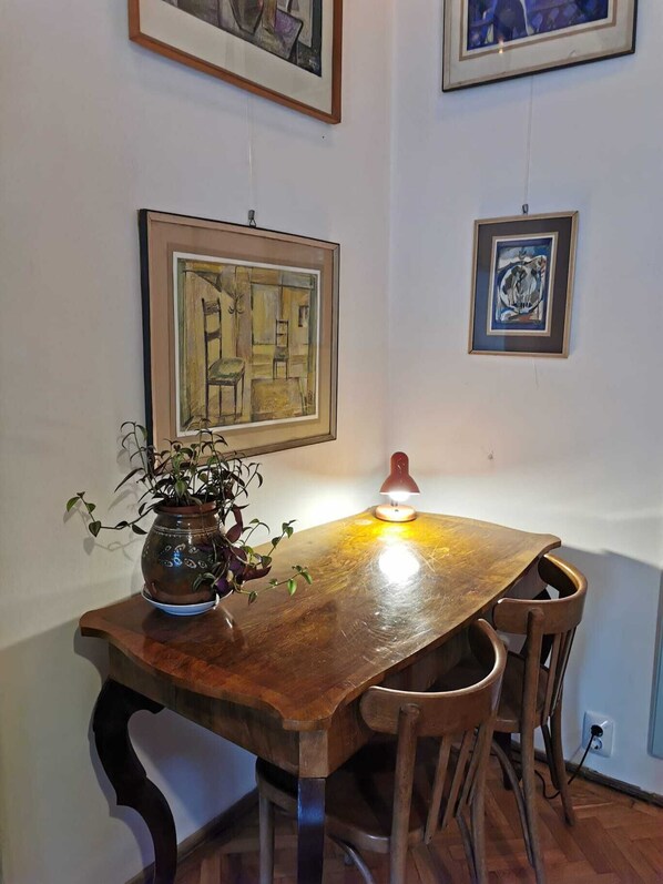 Interior - Villa Kuschmann 1905 Renovierte Ferienwohnung mit Schoene Stadtuebersicht (Brașov)