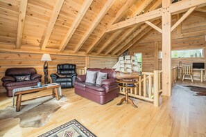 Smart TV, fireplace, DVD player, offices