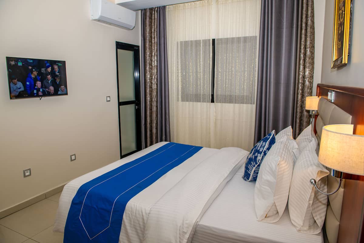 1 bedroom, premium bedding, minibar, in-room safe