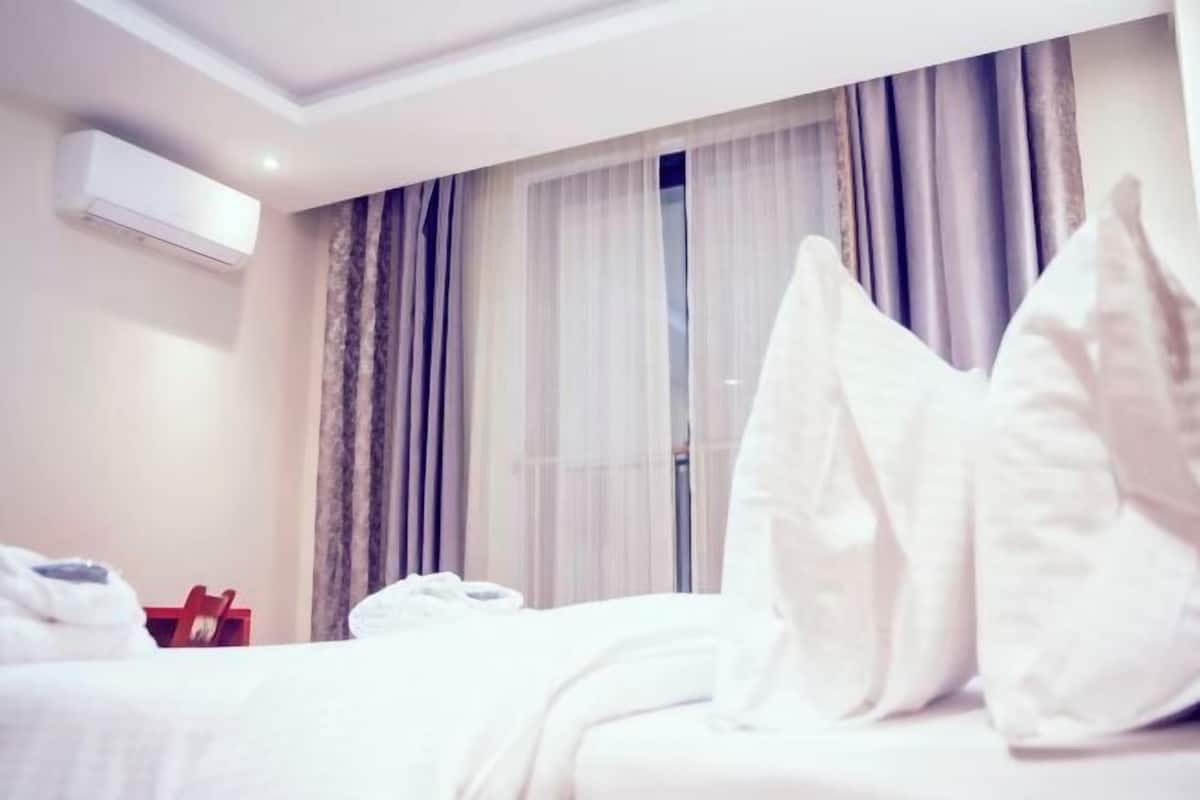 1 phòng ngủ, bộ đồ giường cao cấp, minibar, két bảo mật tại phòng