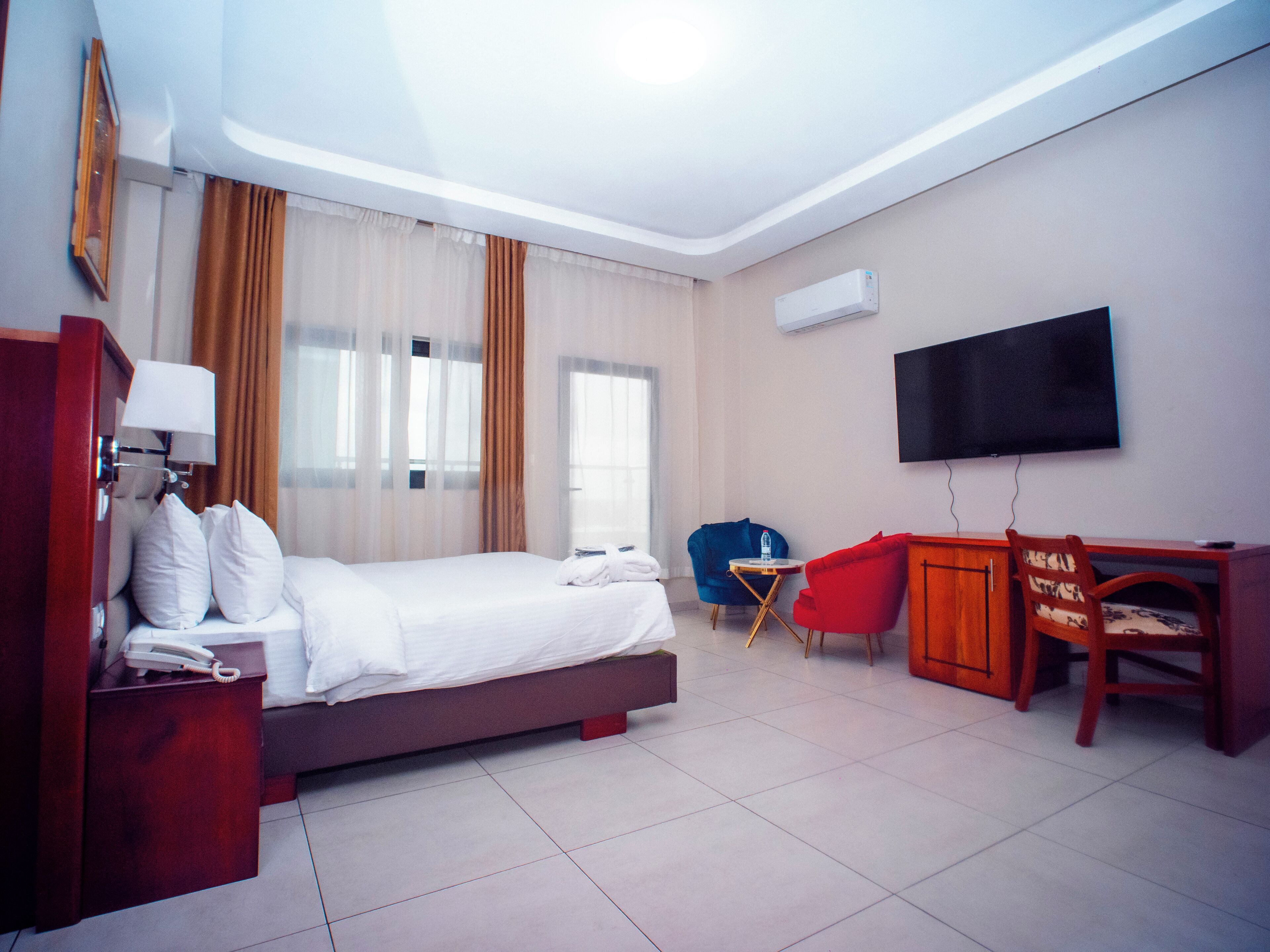 Executive Double Room | Premium bedding, minibar, in-room safe, individually decorated