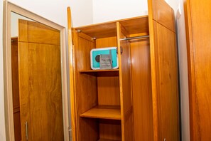 Deluxe Room | Wardrobe