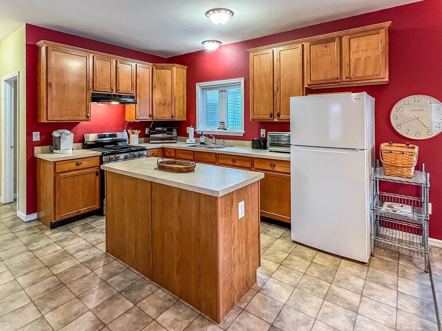 Réfrigérateur, micro-ondes, four, cafetière/bouilloire