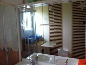 Een douche, een haardroger