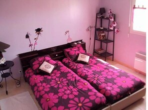 3 bedrooms, iron/ironing board, travel cot, WiFi