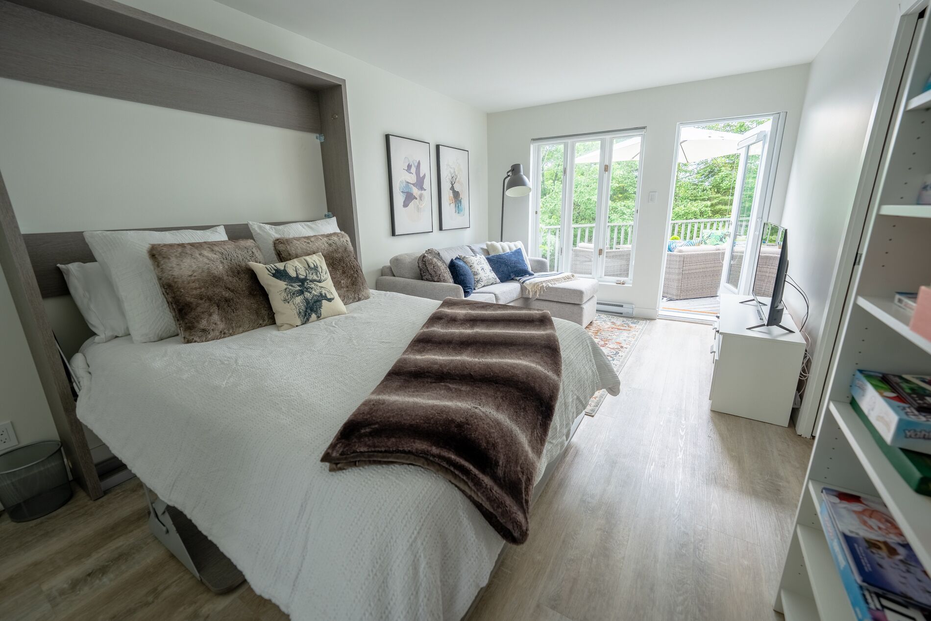 2 chambres, coffres-forts dans les chambres, bureau