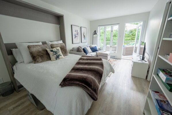 2 bedrooms, in-room safe, desk, soundproofing