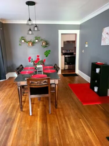 Comfortable 3 bedroom home with private parking!