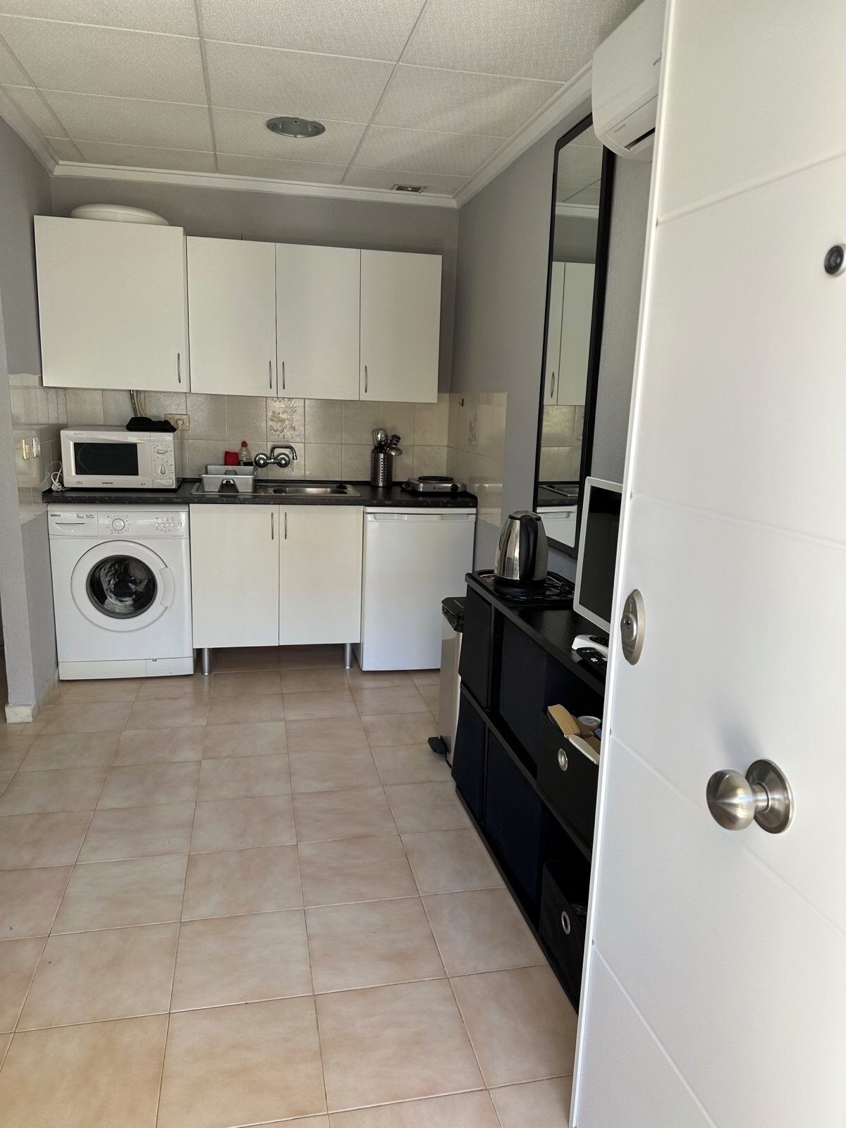 Fridge, microwave, stovetop, electric kettle