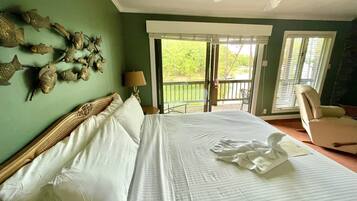 Condo, 3 Bedrooms | 3 bedrooms, iron/ironing board