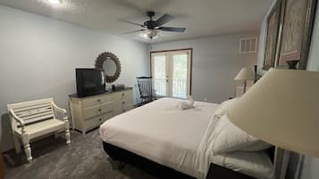 2 bedrooms, iron/ironing board, cribs/infant beds, free WiFi