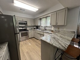 Refrigerador, horno, cafetera/tetera