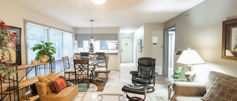 Apartment, 2 Schlafzimmer | Wohnbereich