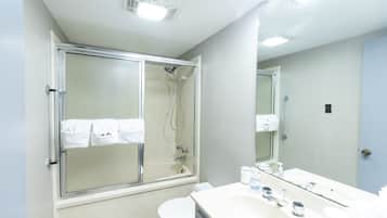 Apartment, 2 Schlafzimmer | Badezimmer | Handtücher