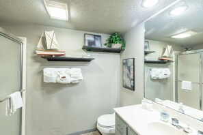 Condo, 2 Bedrooms | Bathroom | Towels