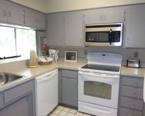 Condo, 2 Bedrooms | Private kitchen | Coffee/tea maker, toaster