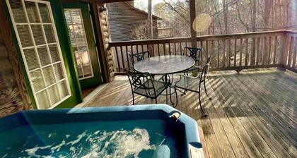 Forest View two bedroom, two bath Harbor North luxury loft cottage with private hot tub o Lake on Ouachita. by RedAwning
