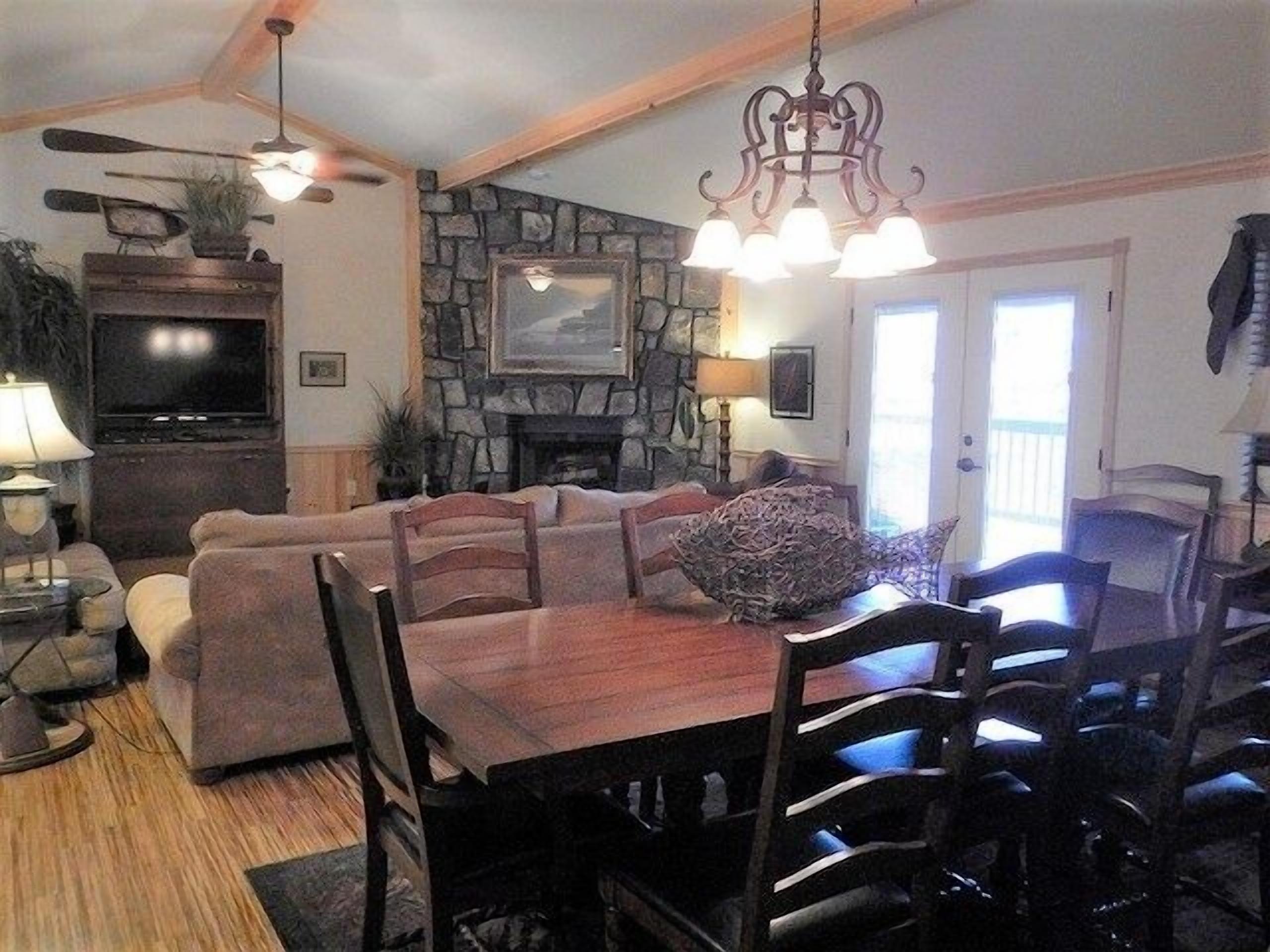 Cottage, 3 Bedrooms | Dining