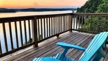Cottage, 4 Bedrooms | Property grounds