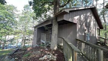 Cottage, 2 Bedrooms | Property grounds