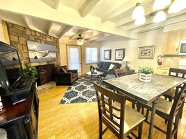 Cottage, 2 Bedrooms | Dining