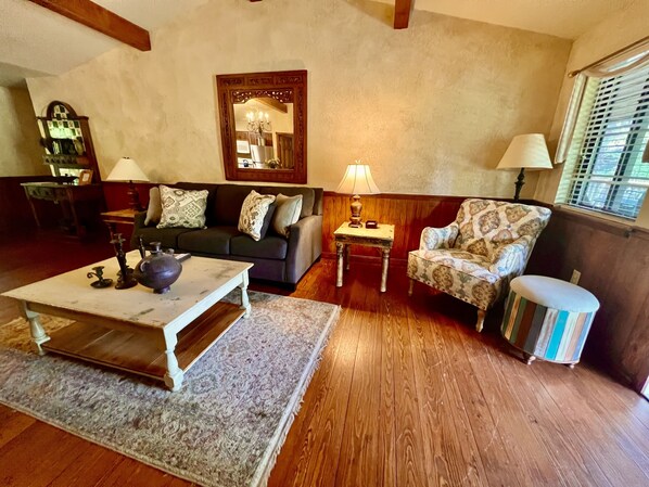Cottage, 3 Bedrooms | Living area