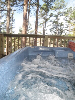 Cottage, 2 Bedrooms | Outdoor spa tub