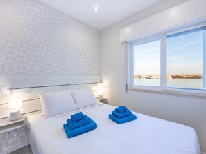 1 bedroom, WiFi, bed sheets - Torri riverview apartment (Portimão)