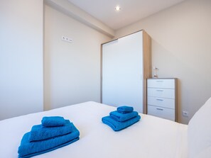 1 bedroom, WiFi, bed sheets