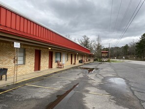 Exterior - Queen Guest Room located at the Joplin Inn at the entrance to Mountain Harbor, just 2 1/2 miles from Lake Ouachita. by RedAwning (Mount Ida)