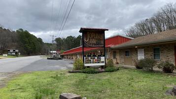 Room, 1 Bedroom | Exterior