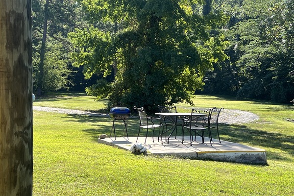 Room, 1 Bedroom | Property grounds