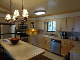 Casa de campo, 3 habitaciones | Cocina privada | Frigorífico, horno, cafetera o tetera y tostadora