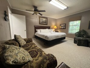 4 bedrooms, iron/ironing board, free WiFi - Mountain Harbor's four bedroom house by RedAwning (Mount Ida)