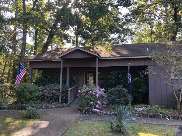 Cottage, 2 Bedrooms | Exterior - Mountain Harbor Forest View Lodge cottage by RedAwning (Mount Ida)