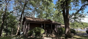 Mountain Harbor Forest View Lodge cottage by RedAwning