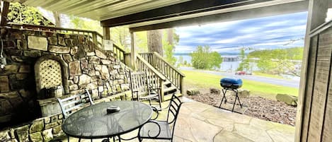 Studio | Outdoor dining